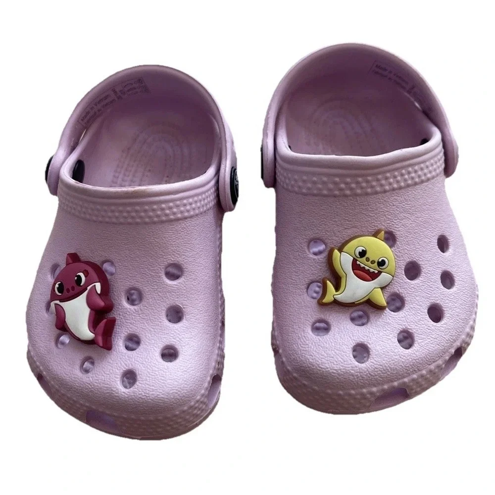 Crocs Pink Baby Size 2/3 With‎ 2 Jibbitz Baby Shark Clogs